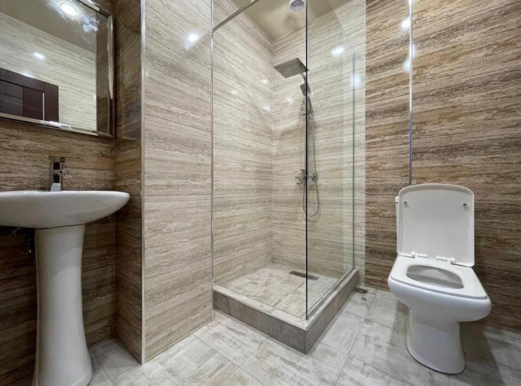Days Hotel Yerevan Exterior photo
