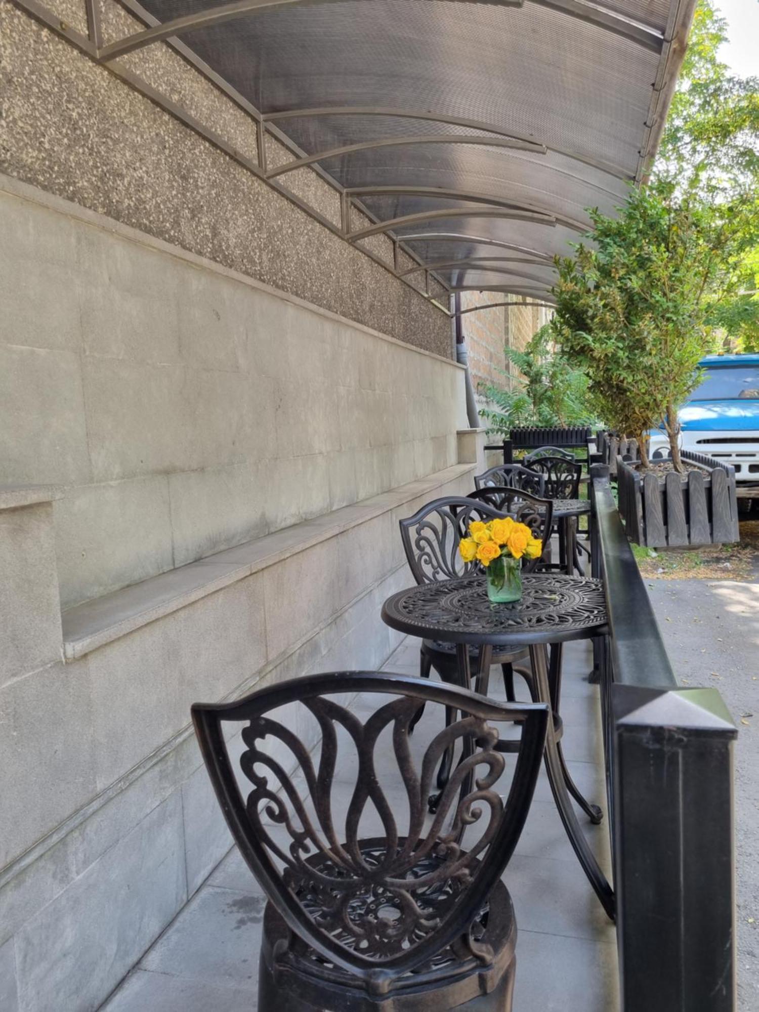 Days Hotel Yerevan Exterior photo