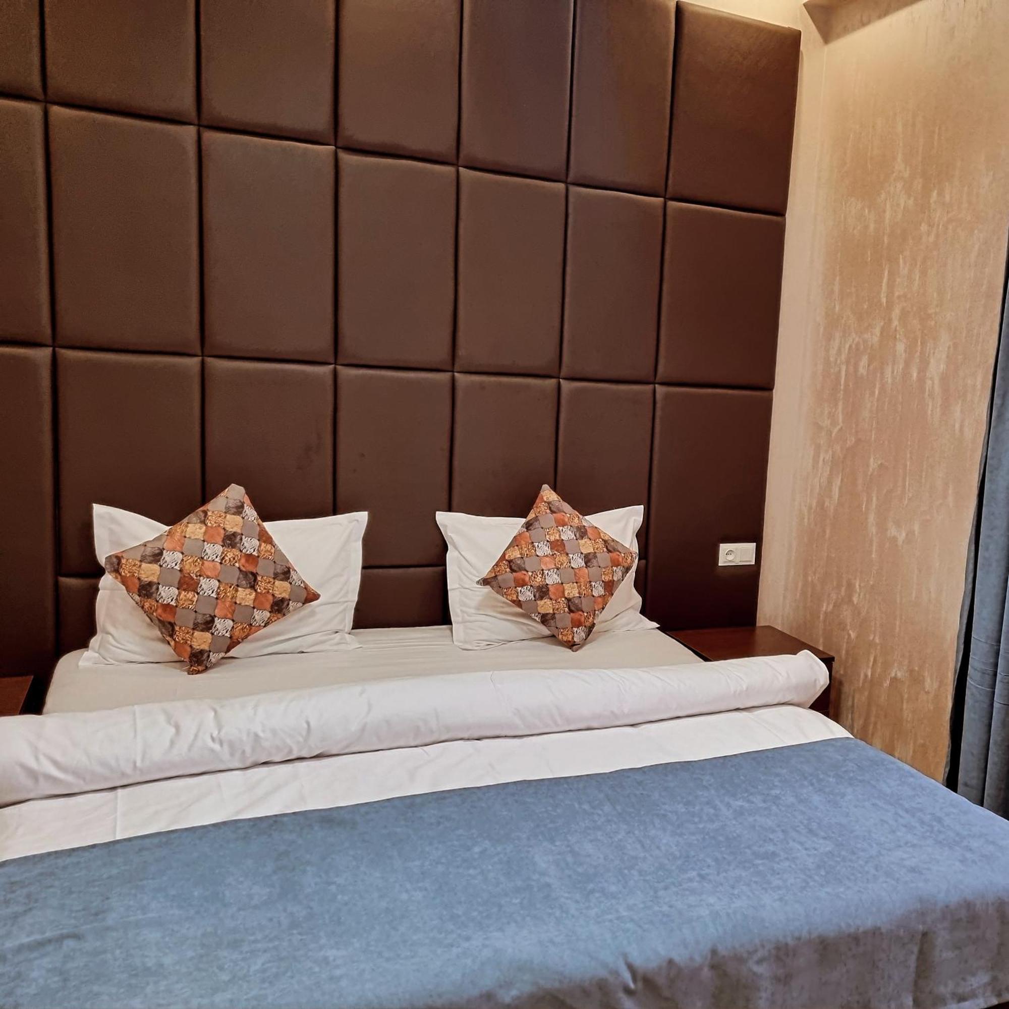 Days Hotel Yerevan Exterior photo