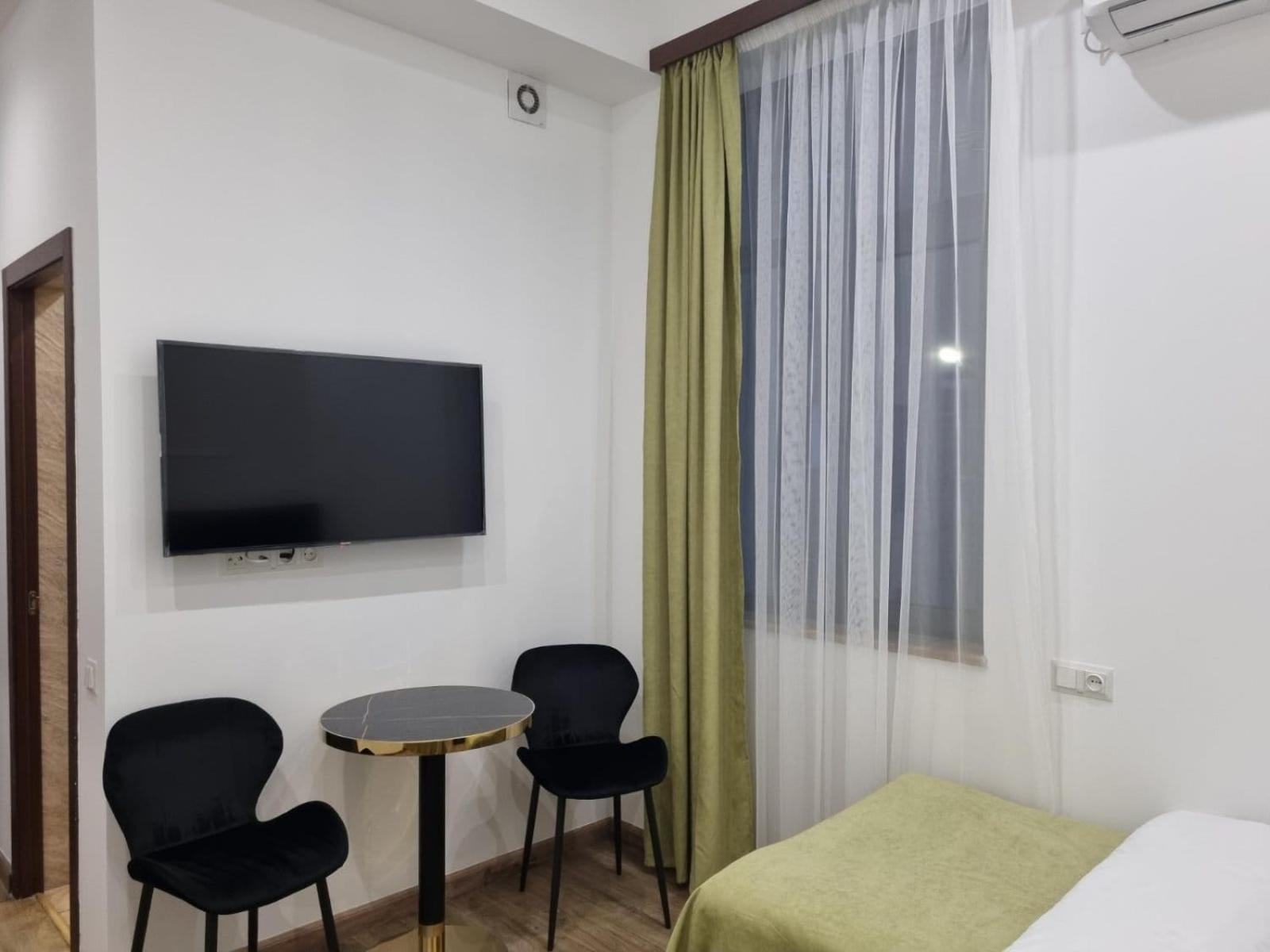 Days Hotel Yerevan Exterior photo